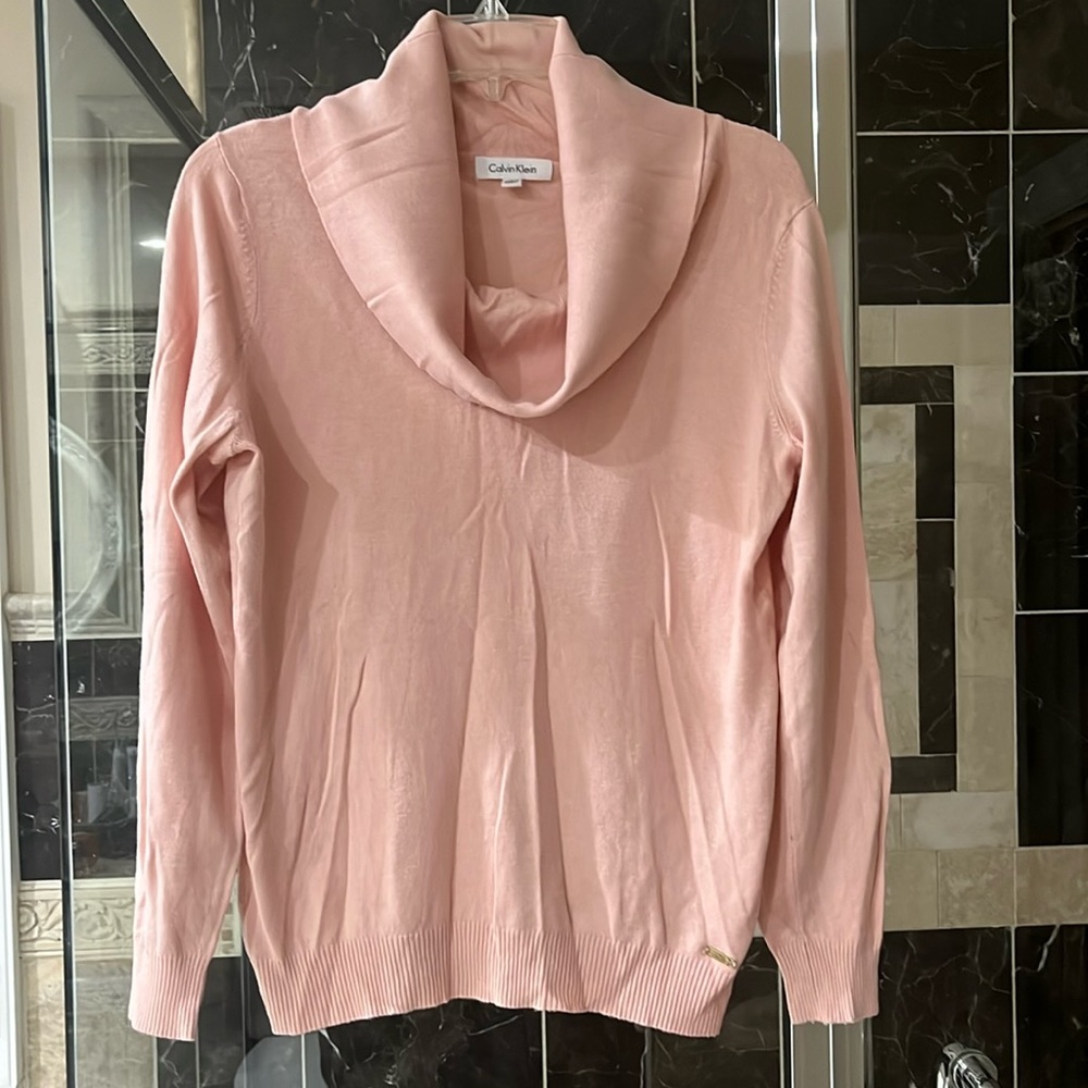 Calvin Klein dusty rose sweater, size M, like new condition, worn once.